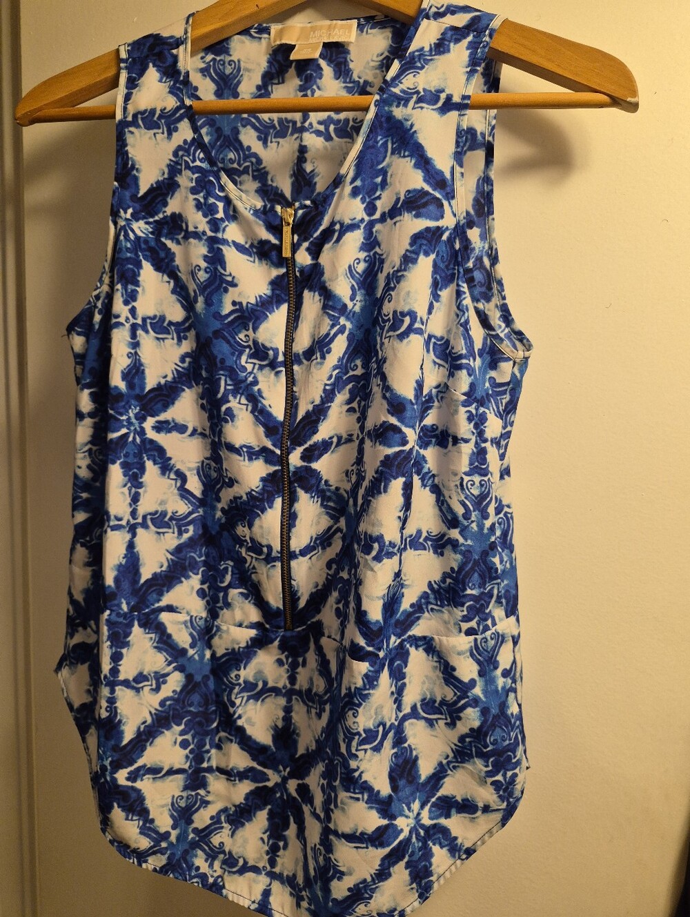Michael Kors Top Blue and White Printed Zip-Front Sleeveless Shirt